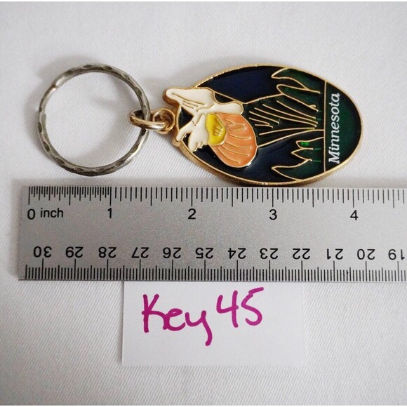Minnesota Lady Slipper Oval Souvenir Keychain - Picture 3 of 4